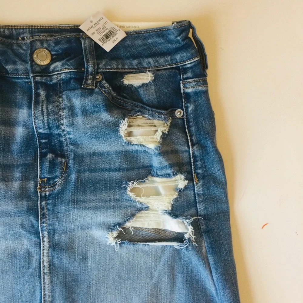 American Eagle NWT Outfitters Distressed High Rise Mini Blue Denim Skirt Size 4
